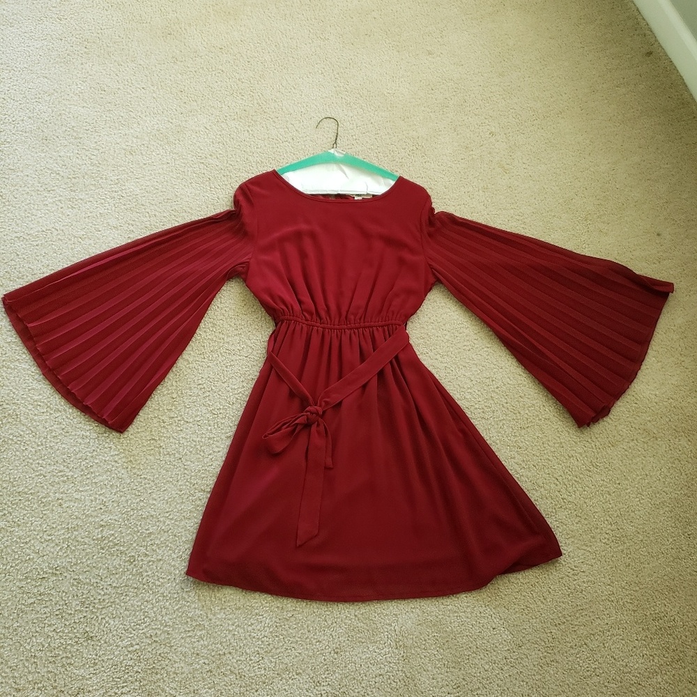 Maroon dress w/ bell sleeves